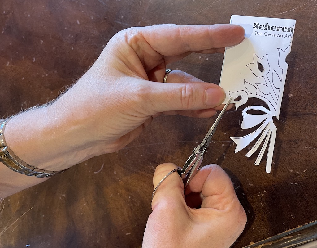 cutting paper bouquet