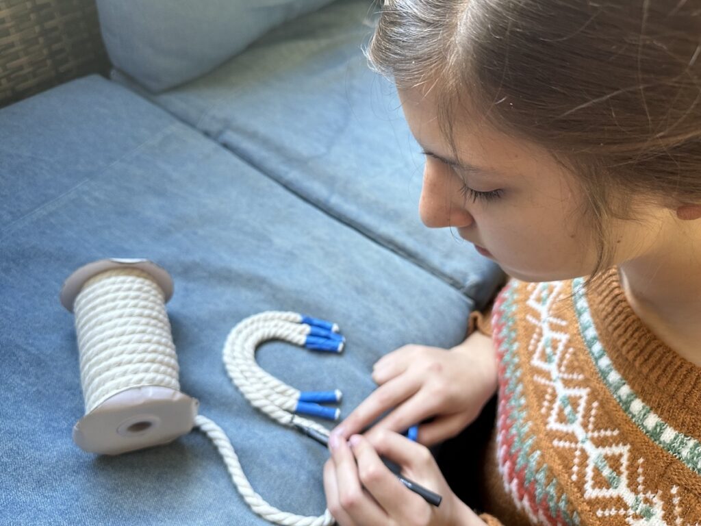 Cute Macramé Rainbow Keychain Craft